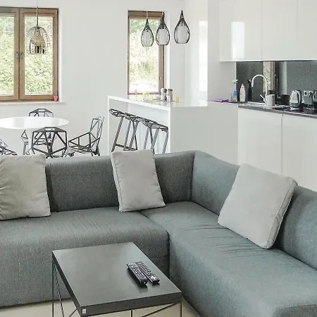 Three-bedroom In 아파트