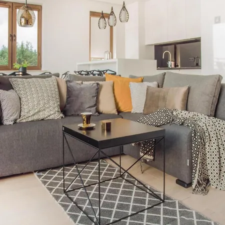 Three-bedroom In 아파트
